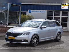 Skoda Octavia Combi - 1.4 TSI Greent. Amb. Bus. 124dkm DSG Trekhaak 2e eig. Navi Clima PDC Cruise 19" Nwe APK