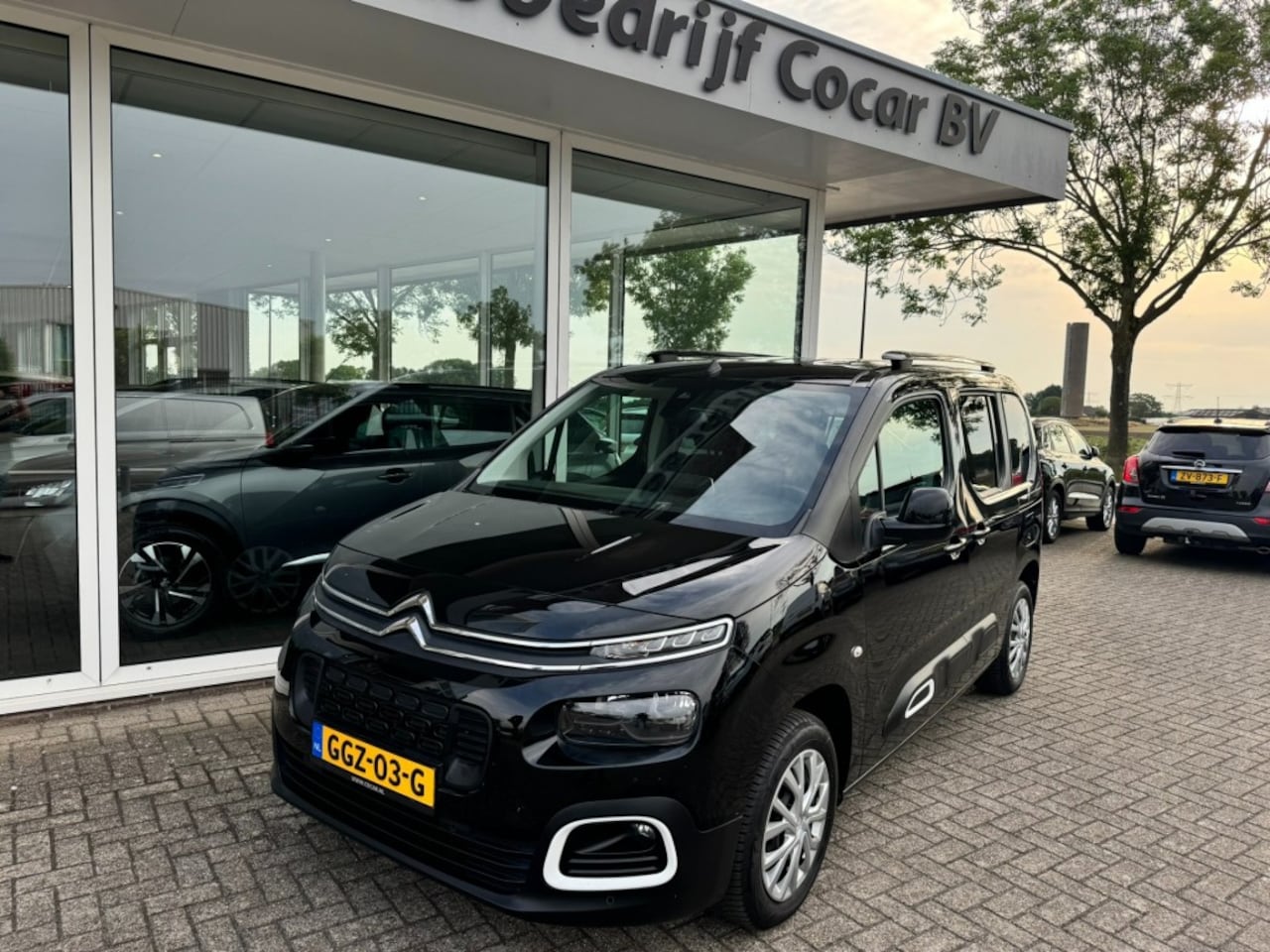 Citroën Berlingo - 1.2 PURETECH SHINE/ALL IN PRIJS/STOELVERWARMING - AutoWereld.nl