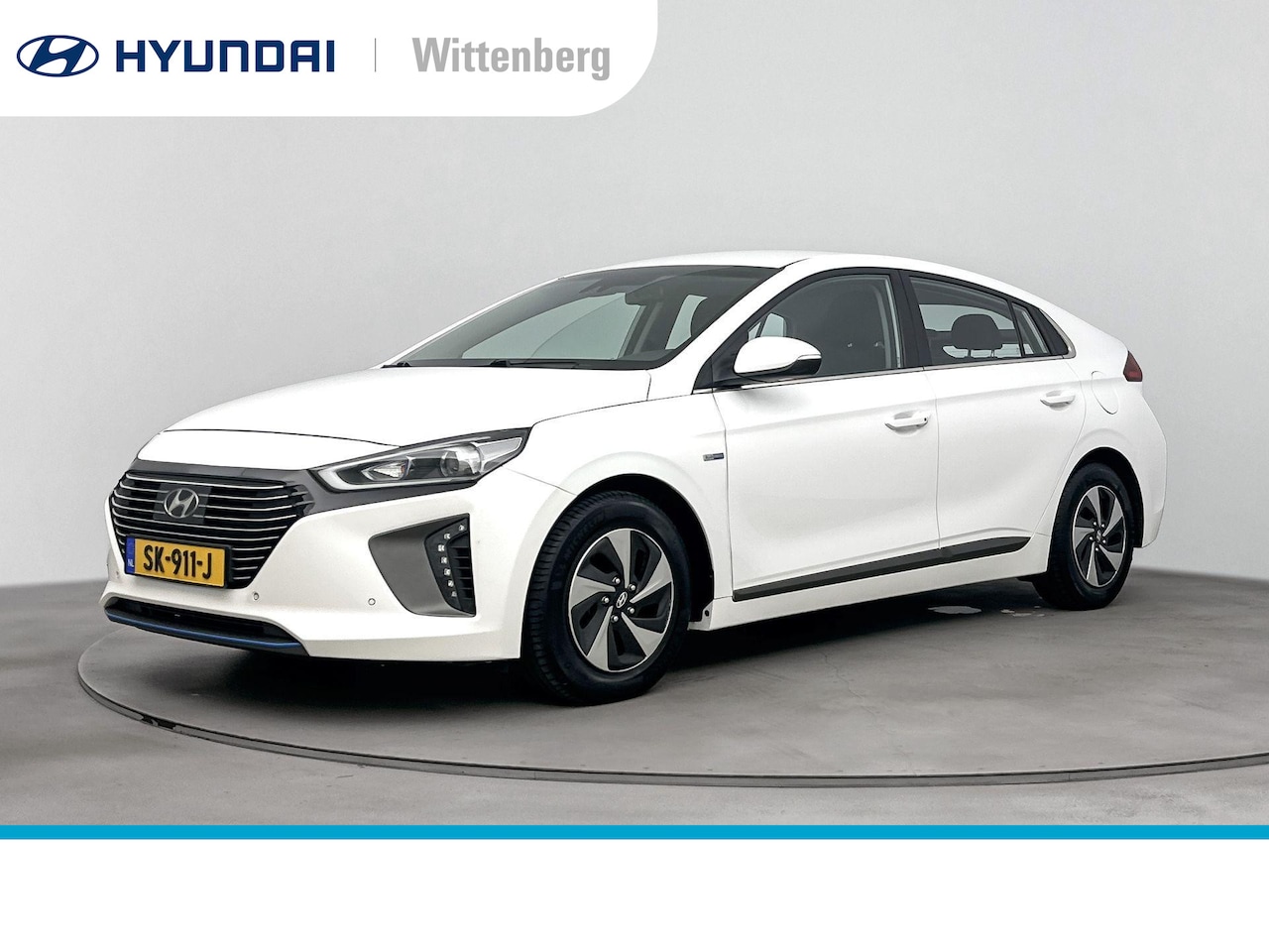 Hyundai IONIQ - 1.6 GDi Comfort | Navigatie | Camera | Adaptive cruise | Parkeersensoren | Smart Key | - AutoWereld.nl