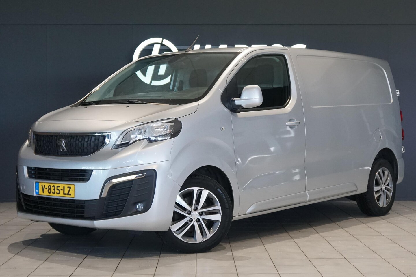 Peugeot Expert - 231S 2.0 BlueHDI 120 Premium Pack + TREKHAAK / APPLE CARPLAY / CLIMATE / - AutoWereld.nl