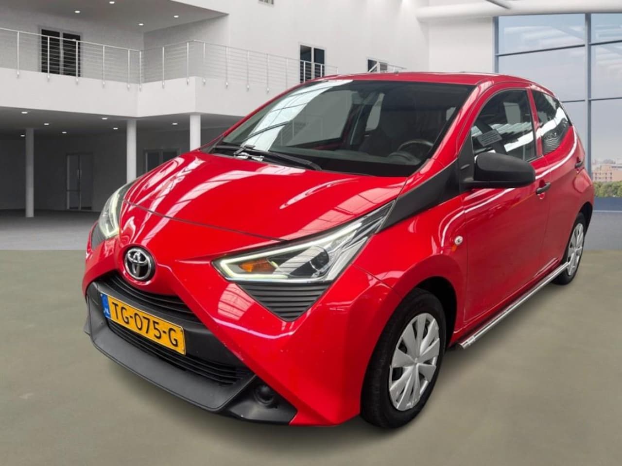 Toyota Aygo - 1.0 VVT-i x-fun 1.0 VVT-i x-fun / Nieuwe APK Nieuwe APK - AutoWereld.nl