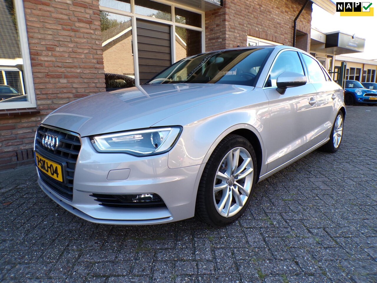 Audi A3 Limousine - 1.4 TFSI CoD Attraction Pro Line Plus 1.4 TFSI CoD Attraction Pro Line Plus - AutoWereld.nl