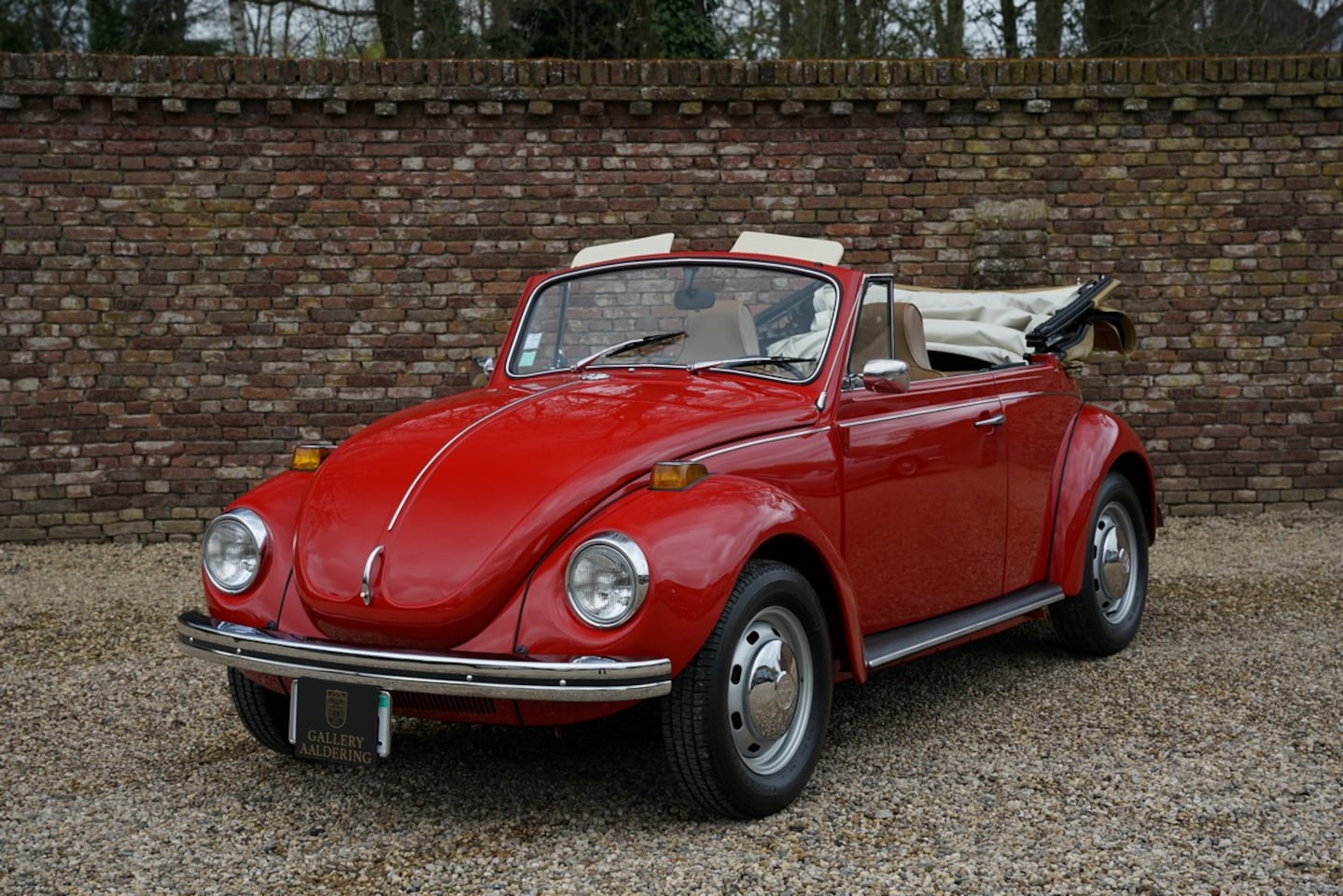 Volkswagen Kever Cabriolet - Fully restored and mechanically rebuilt, stunning documentation - AutoWereld.nl