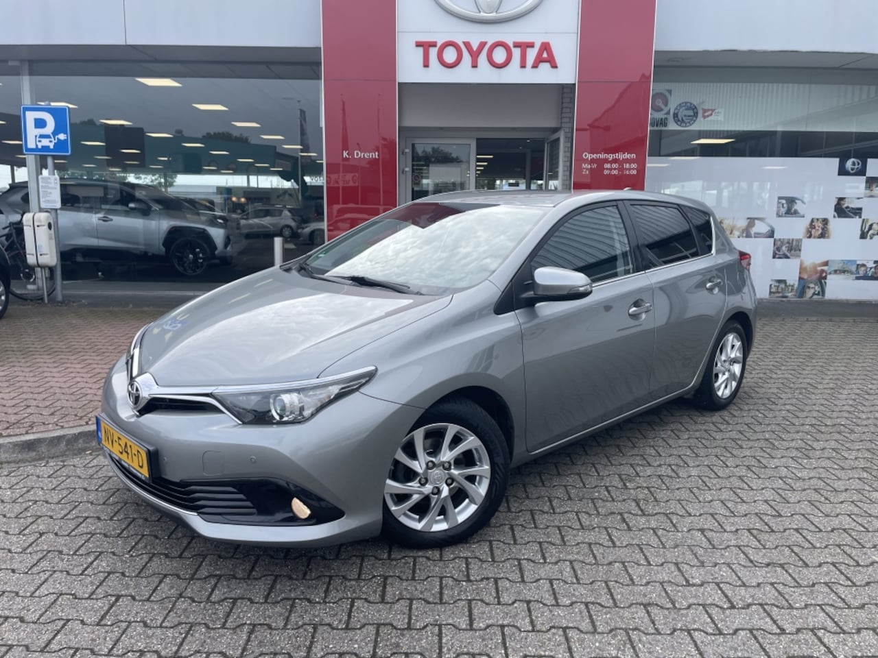 Toyota Auris - 1.2T Dynamic | TREKHAAK | NAVI | CAMERA - AutoWereld.nl