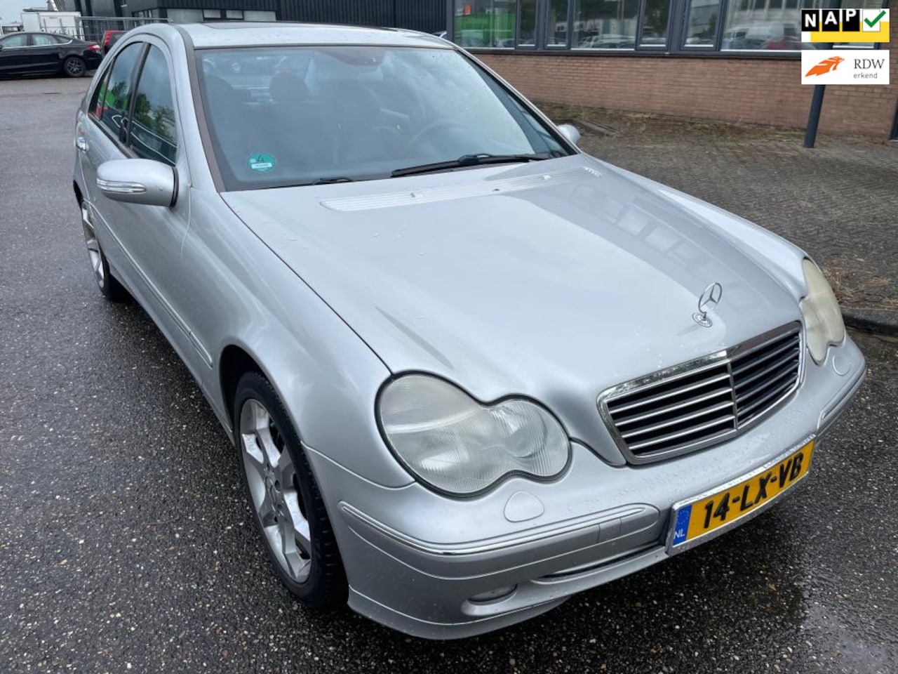 Mercedes-Benz C-klasse - 320 Elegance Automaat. Nap, Apk, Airco, Schijfdak, Trekhaak. - AutoWereld.nl