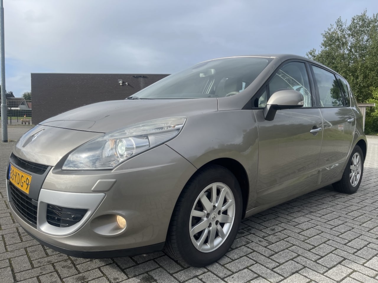 Renault Scénic - 1.4 TCE Privilege navi- leer - AutoWereld.nl