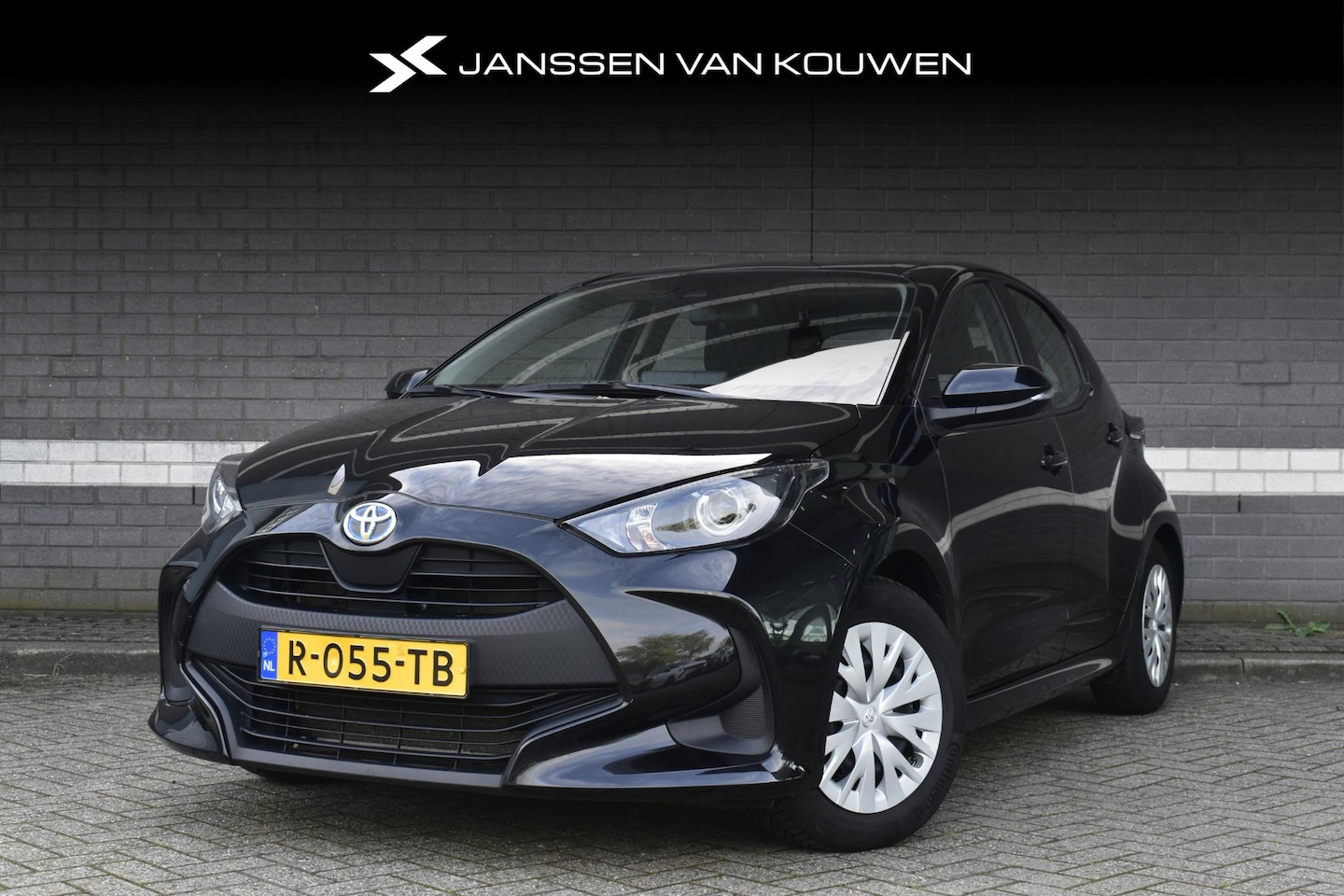 Toyota Yaris - 1.5 Hybrid Active / Navigatie / Achteruitrijcamera / BTW - AutoWereld.nl