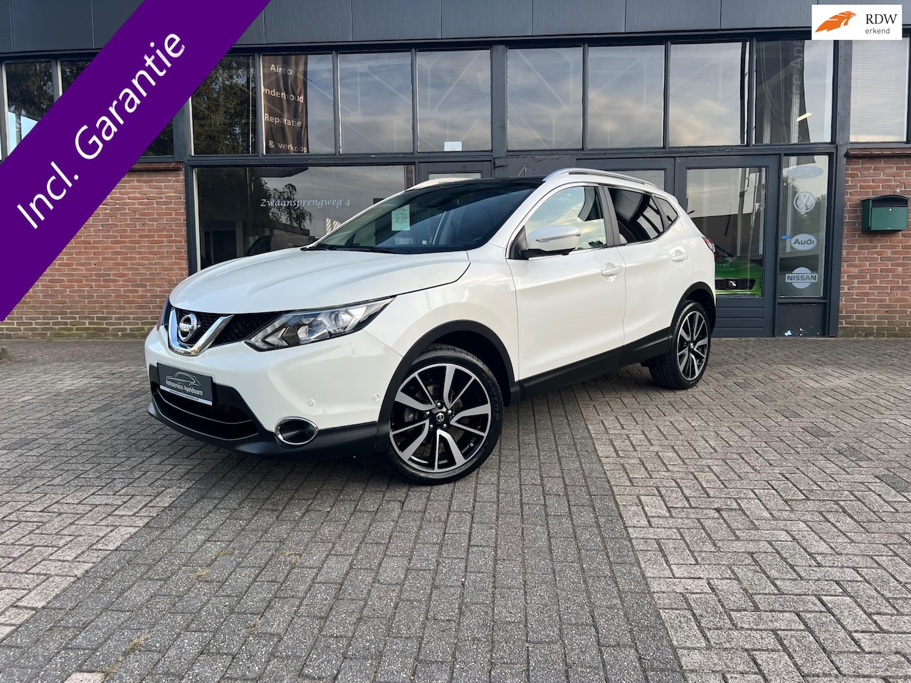 Nissan Qashqai - 1.2 Tekna2, Panoramadak, 360, Key less - AutoWereld.nl