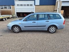 Ford Focus Wagon - 1.6-16V Futura, leren bekleding/ trekhaak, goed onderhouden