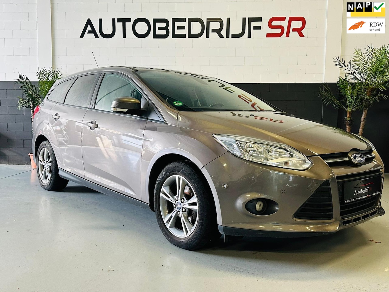 Ford Focus Wagon - 1.0 EcoBoost Titanium Cruise Controle! Pdc voor en achter! 125PK Stoelverwarming - AutoWereld.nl