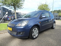 Ford Fiesta - 1.3 8V 3DR Ambiente Airco LM Nwe APK Mooi