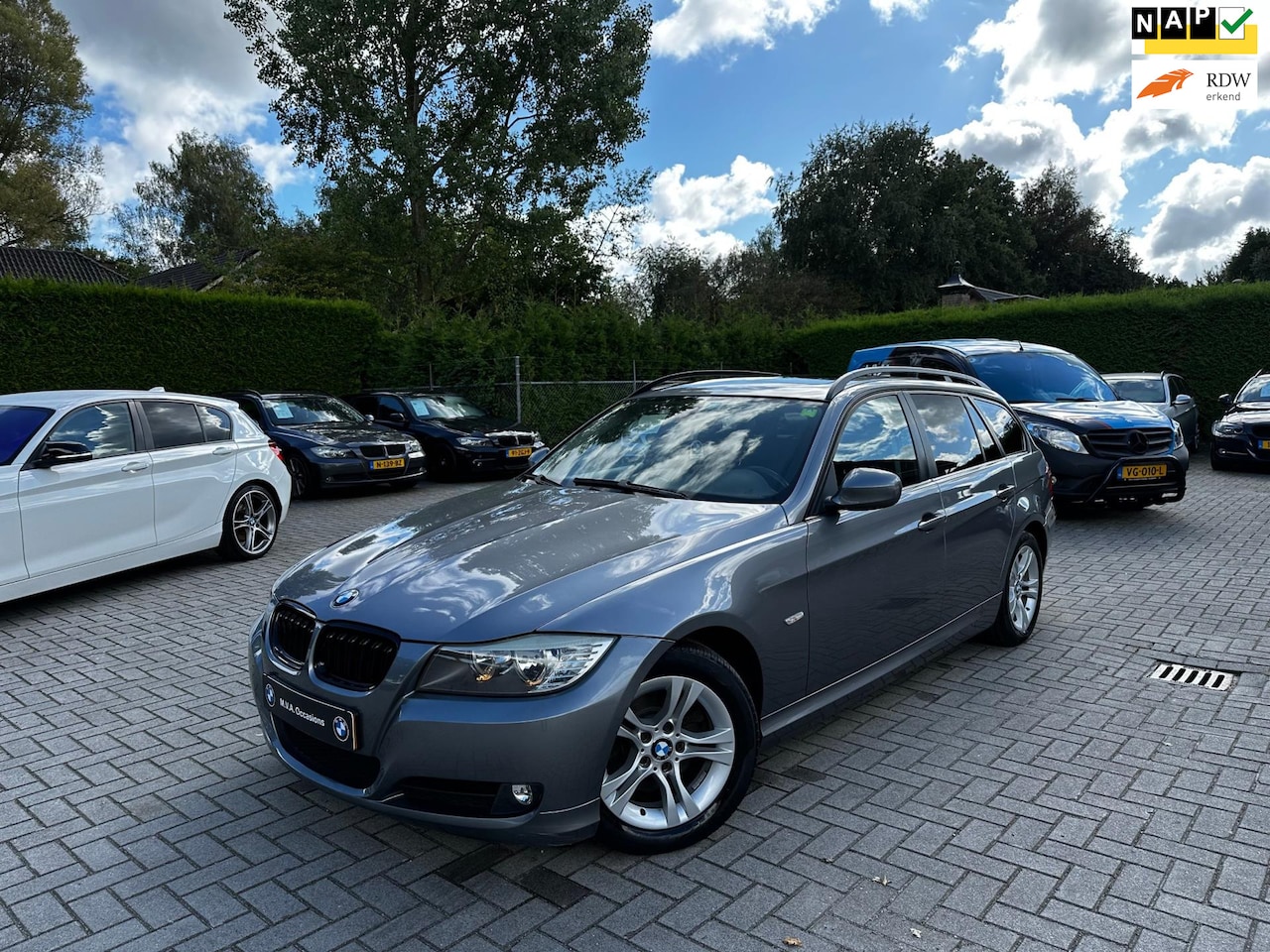 BMW 3-serie Touring - 320i|Nwe Ketting|Pano dak|Cruise control|Climate control|Navi|Nette staat.. - AutoWereld.nl