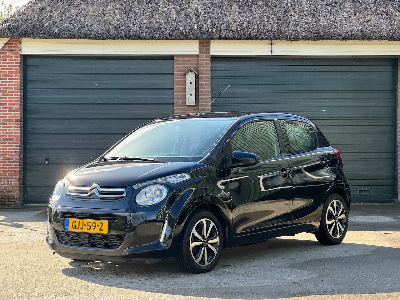 Citroën C1 - 1.0 VTi Shine 5drs. Apple Carplay|Airco|Cruise|Parkeercamera - AutoWereld.nl