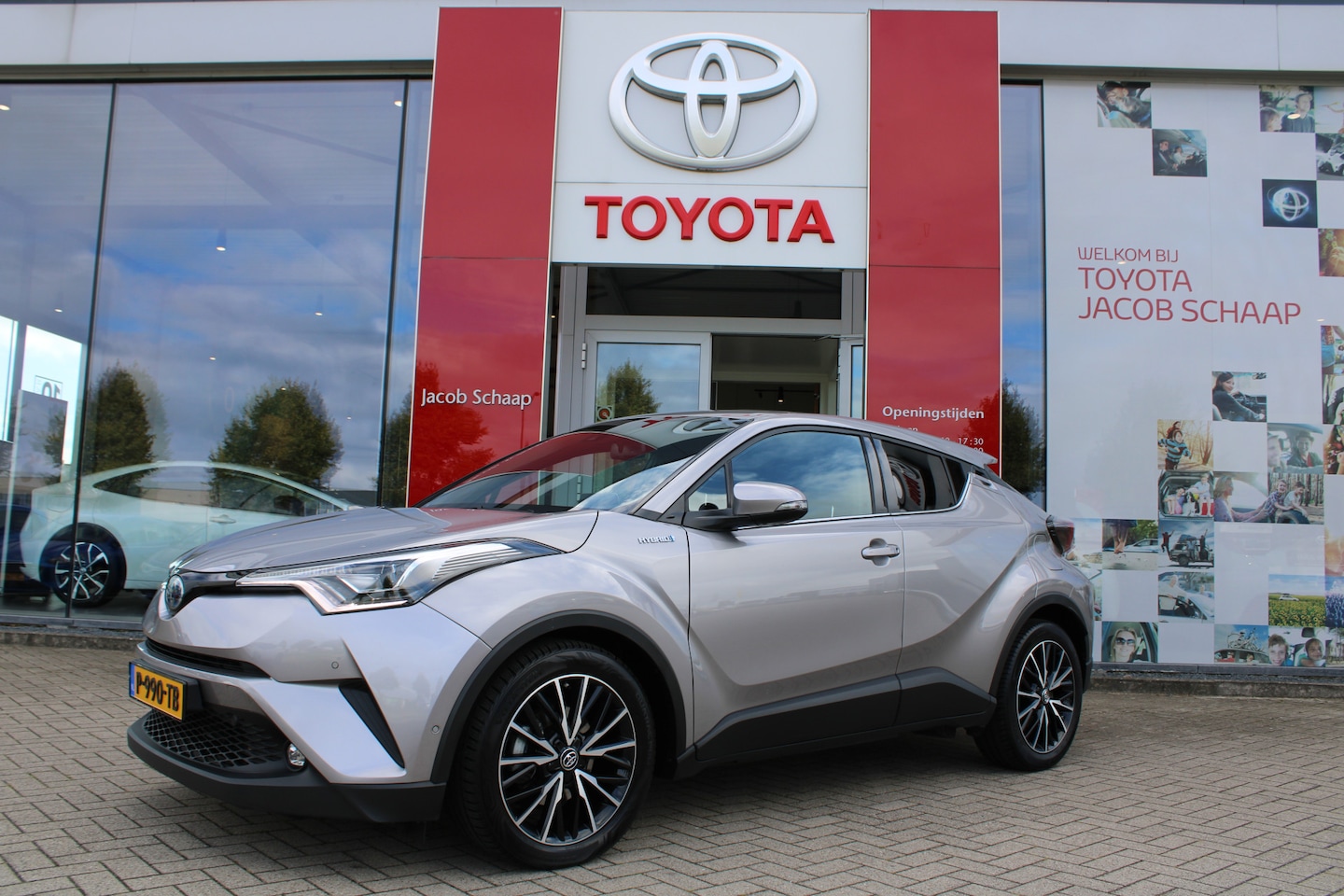 Toyota C-HR - 1.8 Hybrid Style Ultimate Limited Automaat 122pk | Dodehoekdetectie | Trekhaak afneembaar - AutoWereld.nl