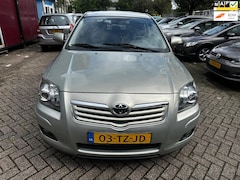 Toyota Avensis - 1.8 VVTi Luna