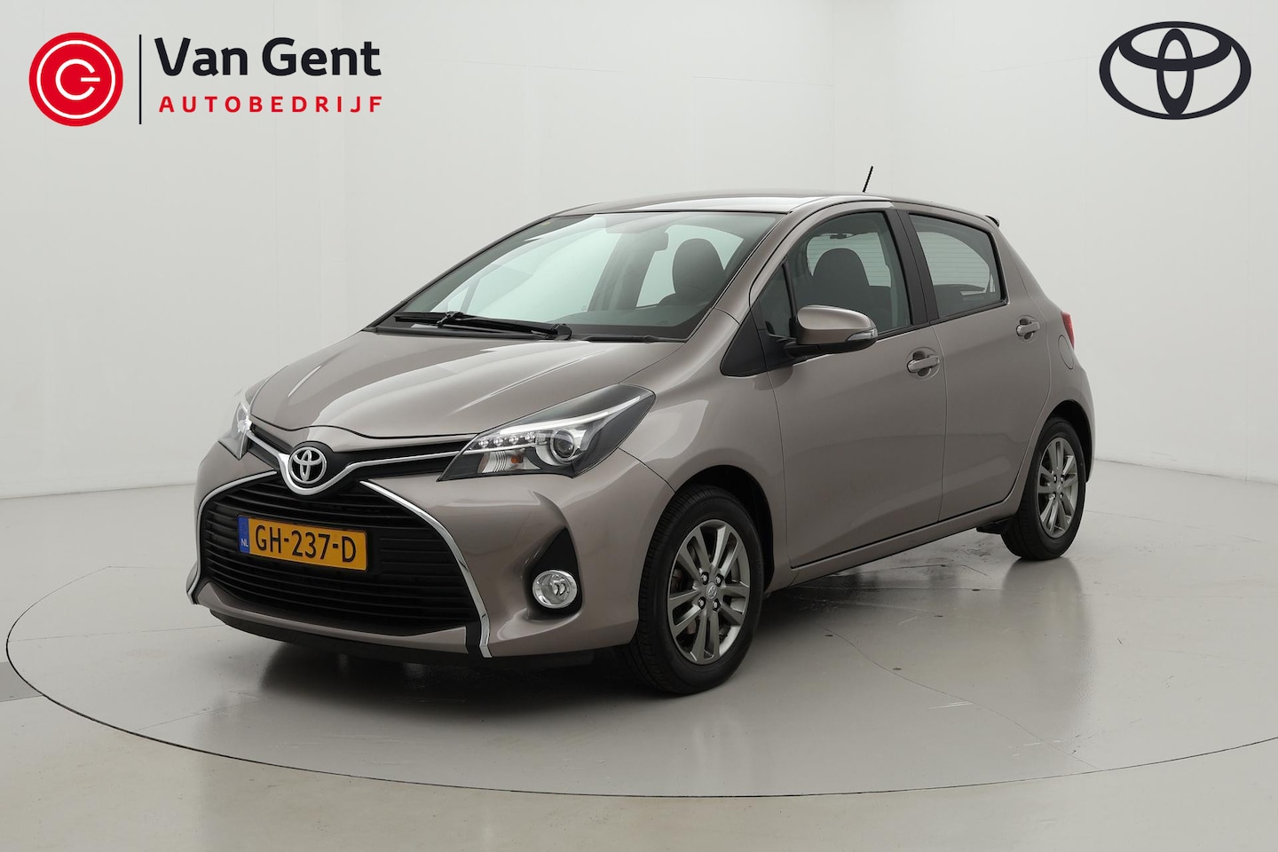 Toyota Yaris - 1.3 VVT-i Aspiration 1.3 VVT-i Aspiration - AutoWereld.nl