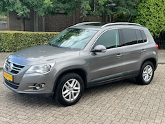 Volkswagen Tiguan - 2.0 TDI Sport&Style 4Motion leer vol opties goed onderhouden youngtimer hoge instap