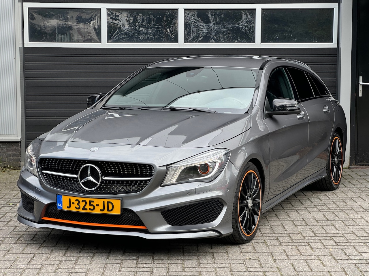 Mercedes-Benz CLA-klasse Shooting Brake - 180 OrangeArt AMG Sport Xenon/Led, Navi, Cruise, Climate Control - AutoWereld.nl