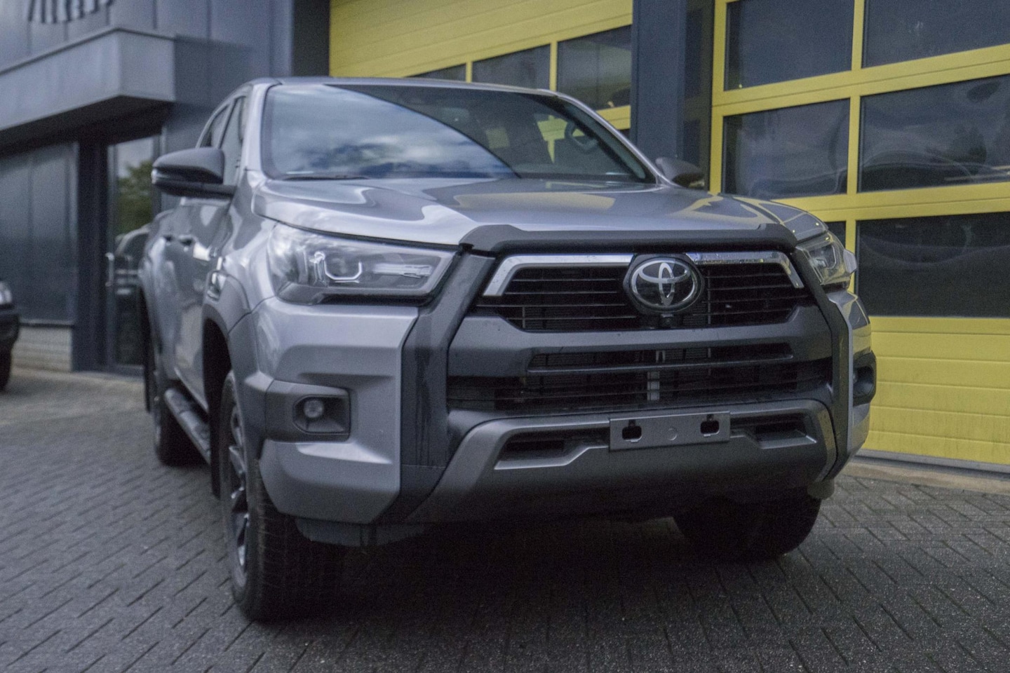 Toyota HiLux - 2.8 D-4D Double Cab Invincible 2.8 D-4D Double Cab Invincible - AutoWereld.nl