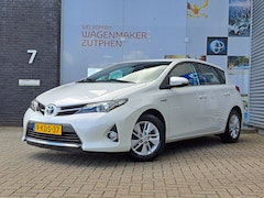 Toyota Auris - 1.8 Hybrid Aspiration Automaat | NAVIGATIE | ACHTERUITRIJCAMERA | TREKHAAK |