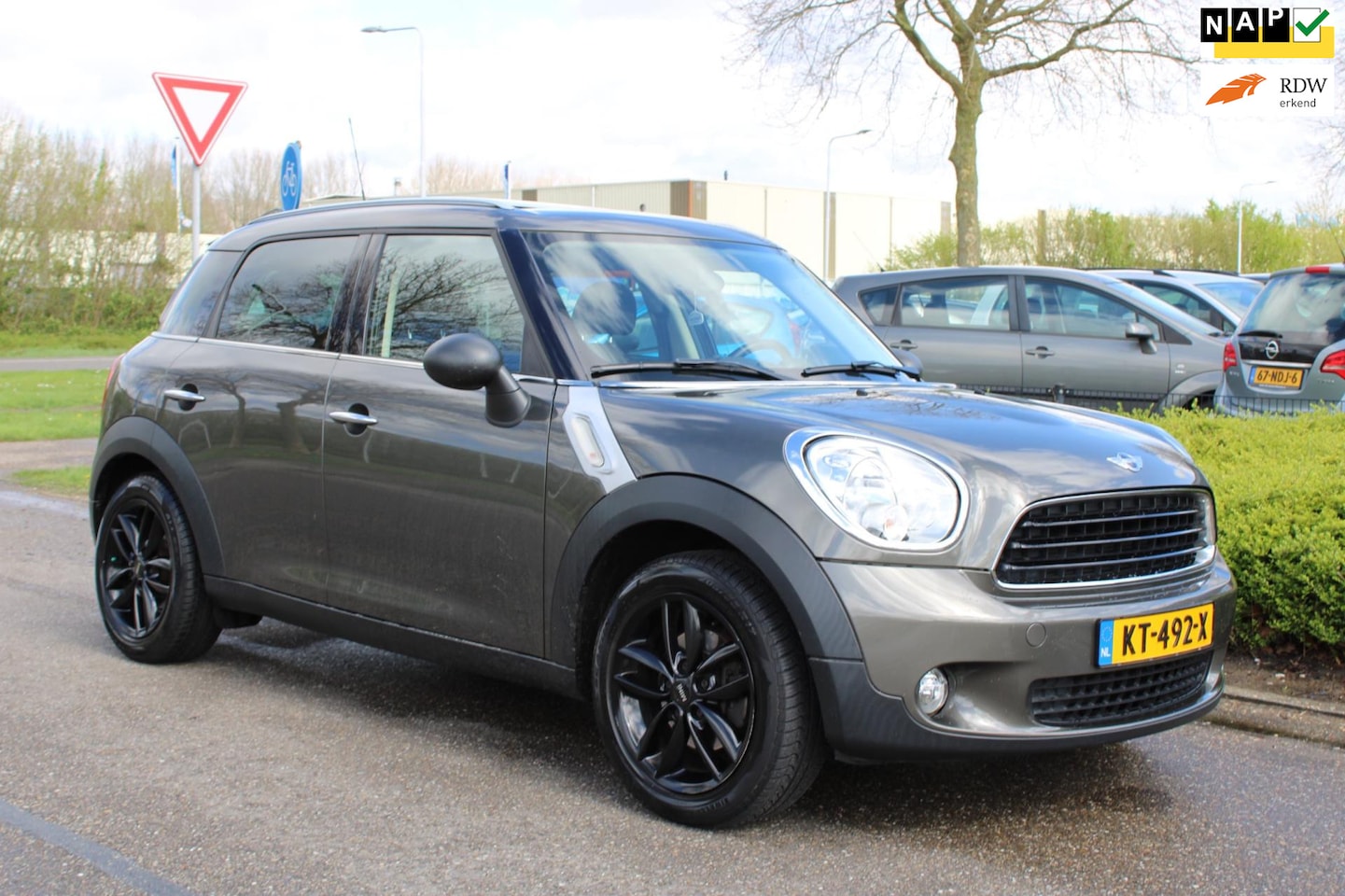 MINI Countryman - Mini 1.6i 16v One/AIRCO/ISOFIX/LM-VELGEN/ELEKTRISCH DUBBEL SCHUIFDAK/STOELVERWARMING/NAP/n - AutoWereld.nl