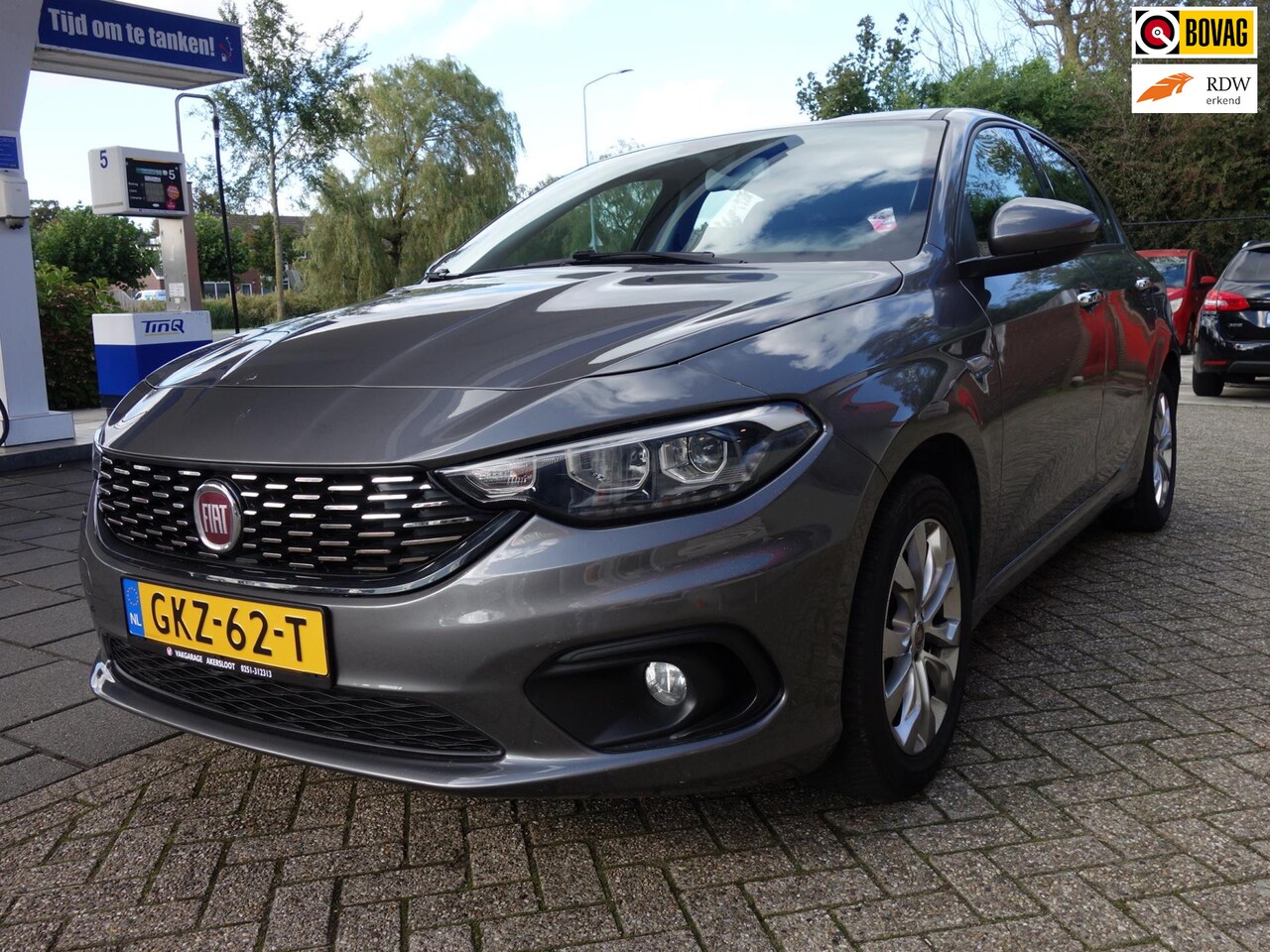 Fiat Tipo - 1.4 Lounge Camera / Parkeersensoren / Navi / Apple CarPlay - AutoWereld.nl