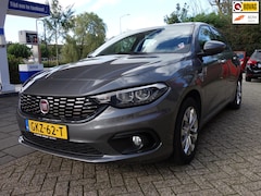 Fiat Tipo - 1.4 Lounge Camera / Parkeersensoren / Navi / Apple CarPlay