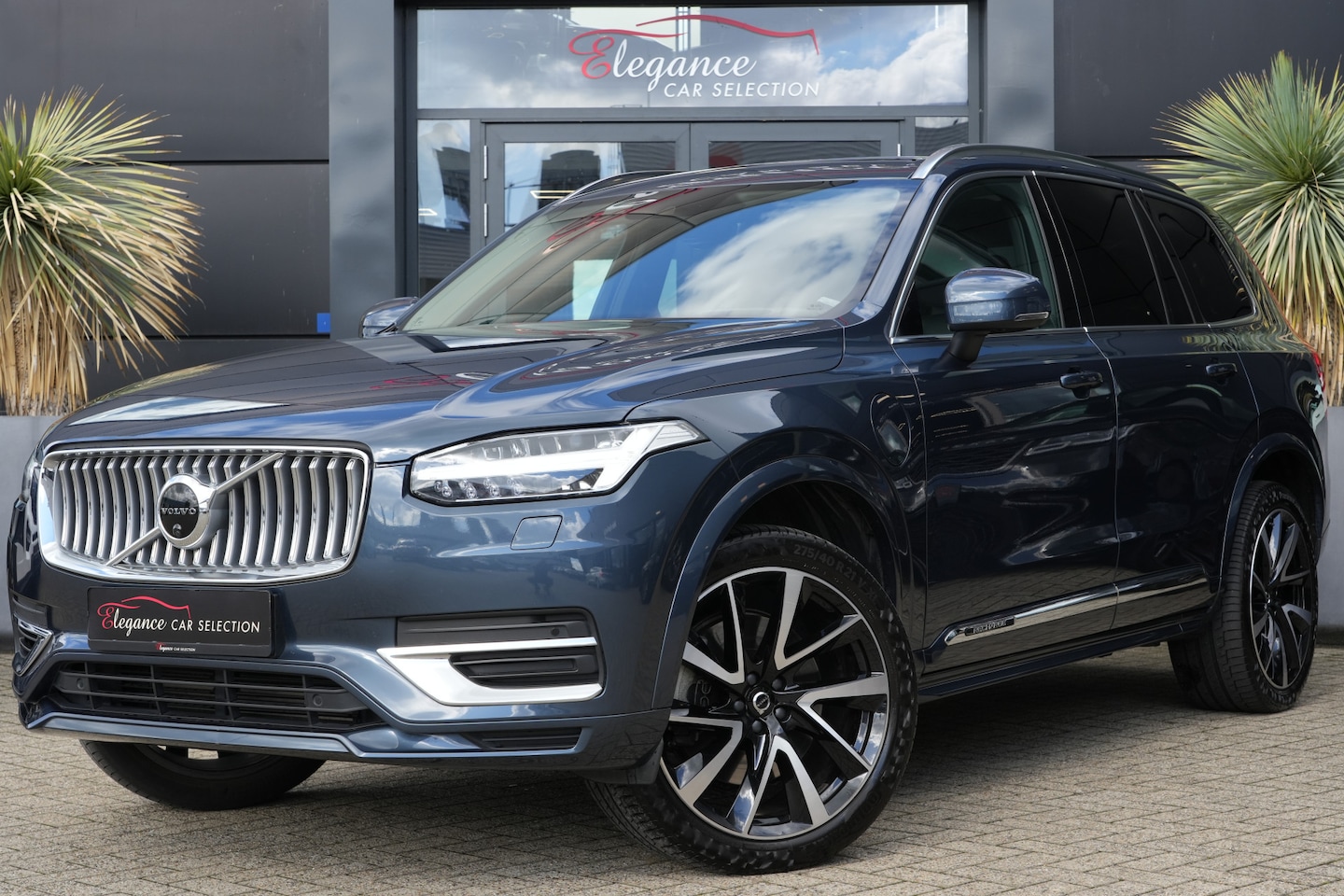 Volvo XC90 - 2.0 T8 Recharge AWD Inscription 455pk Panoramadak/ Navigatie/ Camera - AutoWereld.nl