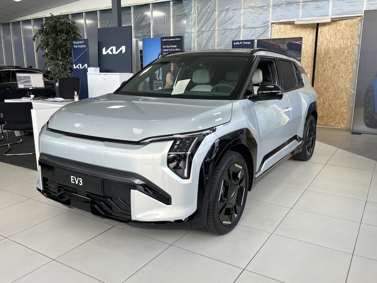 Kia EV3 - GT-PlusLine 81.4 kWh 600km Rijbereik Navi Adapt.Cruise ECC | Schuif/Kanteldak 19"LMV - AutoWereld.nl