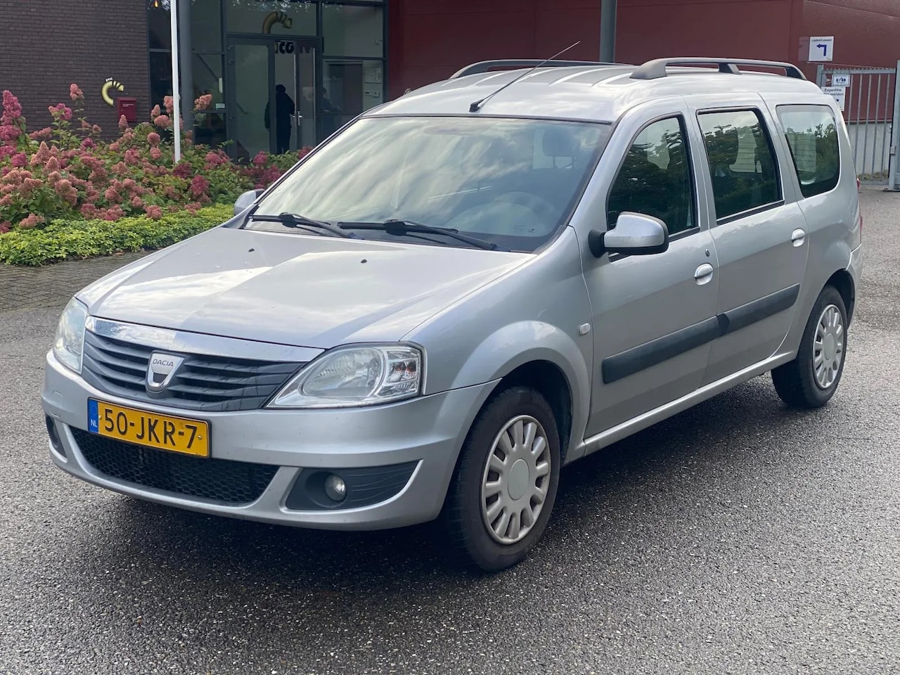 Dacia Logan MCV - 1.6-16V Lauréate LPG - AutoWereld.nl