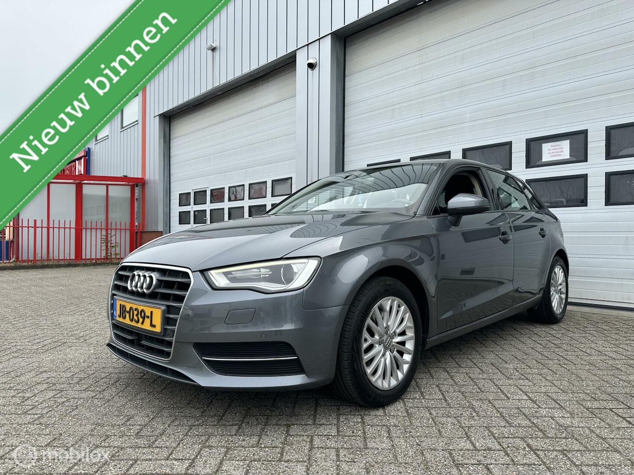 Audi A3 Sportback - 1.6 TDI Ambiente Pro Line plus ECC|NAVI|PDC - AutoWereld.nl