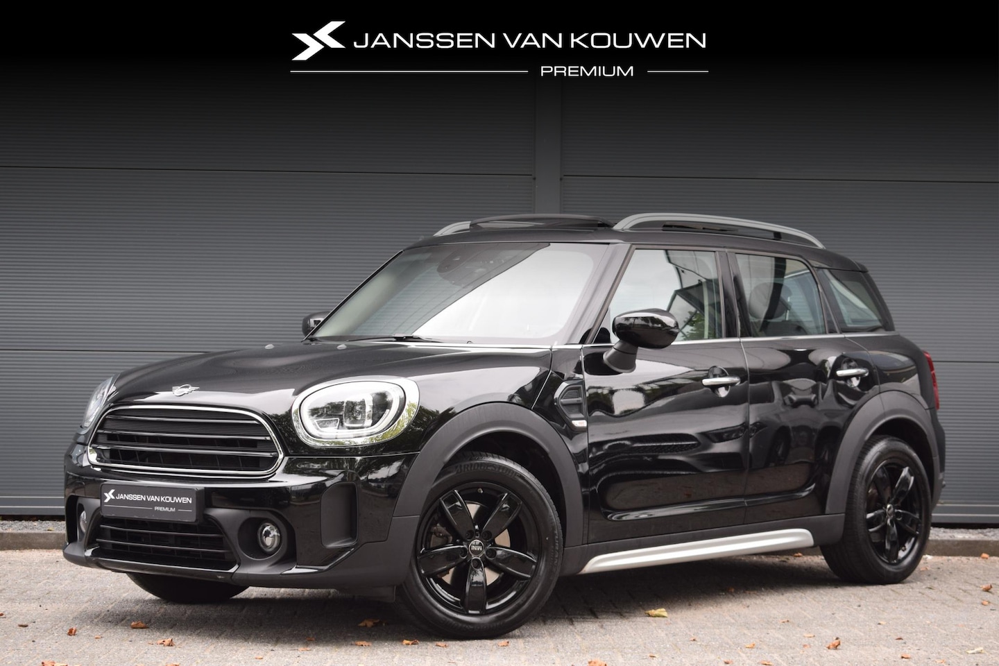 MINI Countryman - Mini 1.5 Cooper Classic / Panoramadak / Apple Carplay / Navigatie - AutoWereld.nl