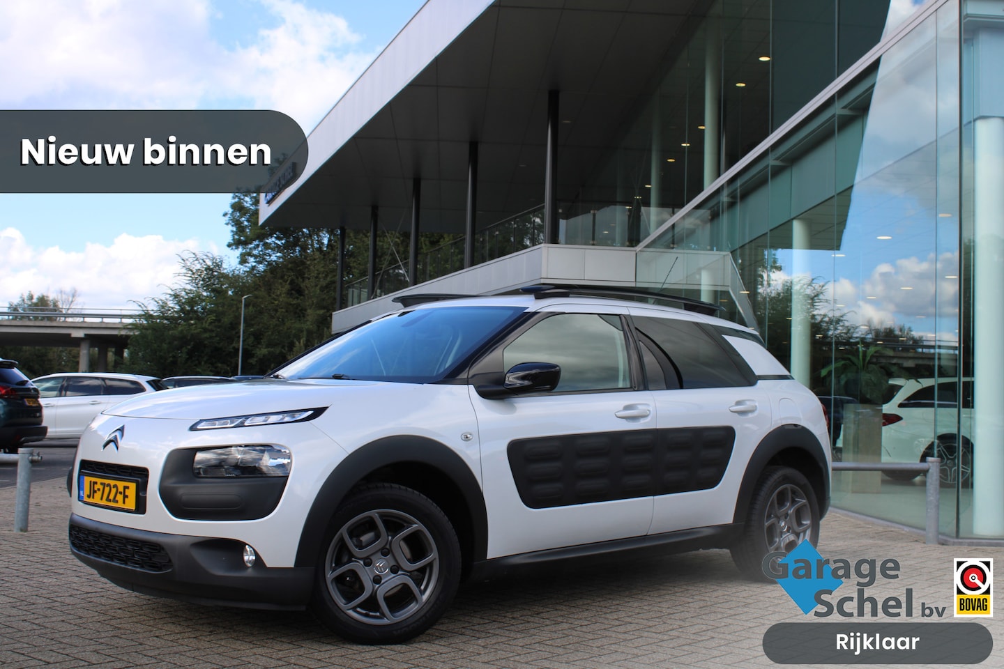 Citroën C4 Cactus - 1.2 PureTech Shine 110pk - Climate - Navigatie - Camera - Cruise - Trekhaak - Rijklaar - AutoWereld.nl