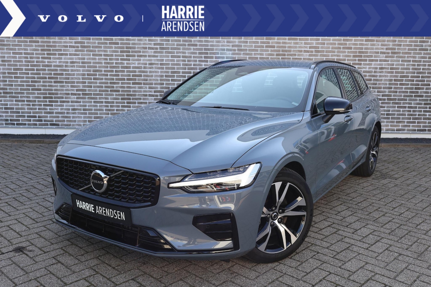 Volvo V60 - B4 Plus Dark | Trekhaak | Adaptieve Cruise Control | Lederen bekleding | Dode hoek detecti - AutoWereld.nl