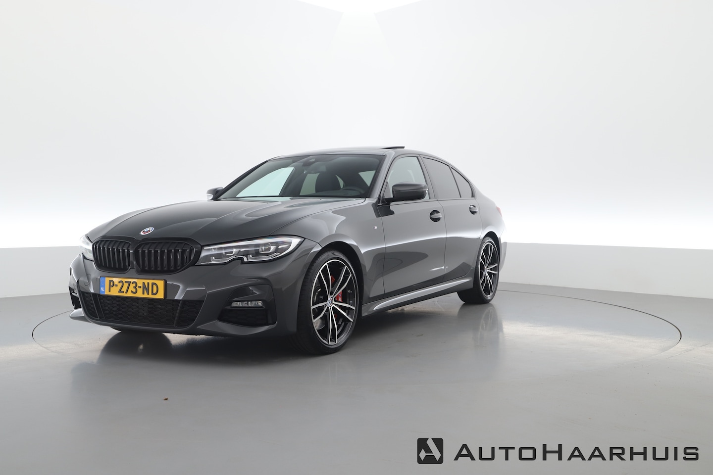 BMW 3-serie - 318i M Sportpakket | Schuifdak | Navi | Camera | Carbon int. | 19'' | Stoelverw. - AutoWereld.nl