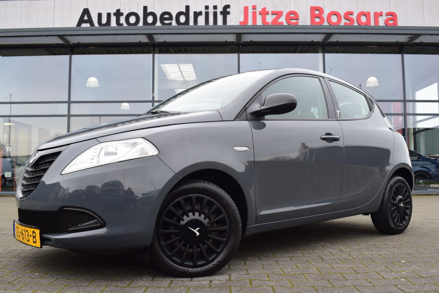 Lancia Y(psilon) - Ypsilon 0.9 TwinAir Elefantino Plus Airco | Originele Audio | 15 Inch LMV | Isofix - AutoWereld.nl