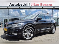 Volkswagen Tiguan - 1.5 TSi 150pk Automaat Highline R-Line LED | Panoramadak | Virtual | Carplay | Sportstoele