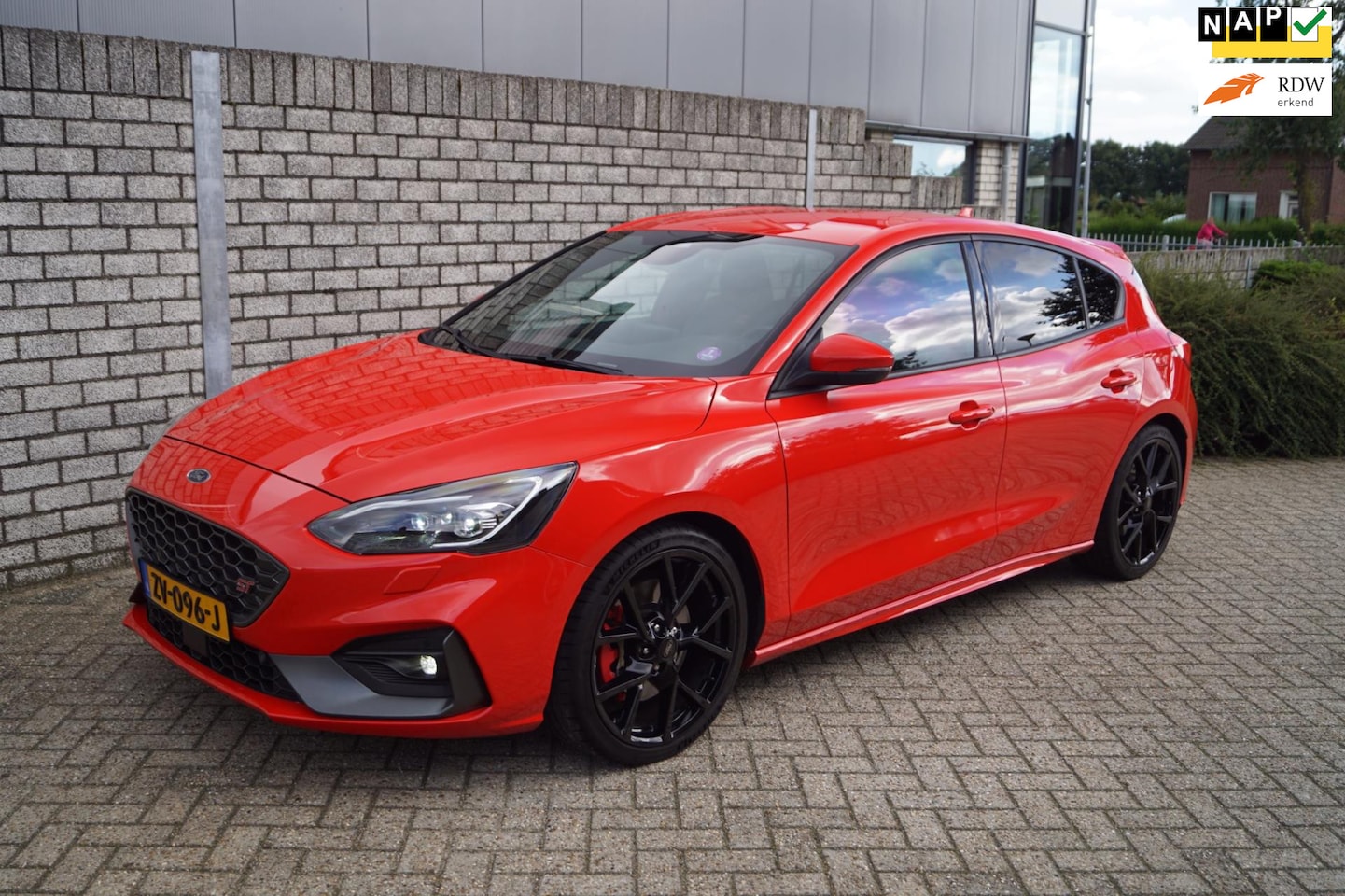 Ford Focus - 2.3 EcoBoost ST-3 Adaptieve Cruise Recaro Sportst Stoel/Stuurverw B&O Navi Camera Clima 2x - AutoWereld.nl