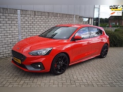 Ford Focus - 2.3 EcoBoost ST-3 Adaptieve Cruise Recaro Sportst Stoel/Stuurverw B&O Navi Camera Clima 2x