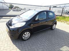 Peugeot 107 - 1.0 Access / 5-DRS / 2012 / NAP / Stuurbekrachtiging