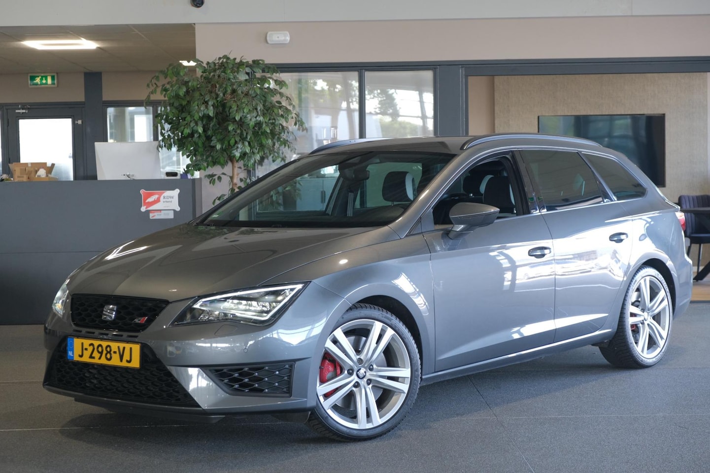 Seat Leon ST - Cupra 265pk Led Navi Pdc - AutoWereld.nl