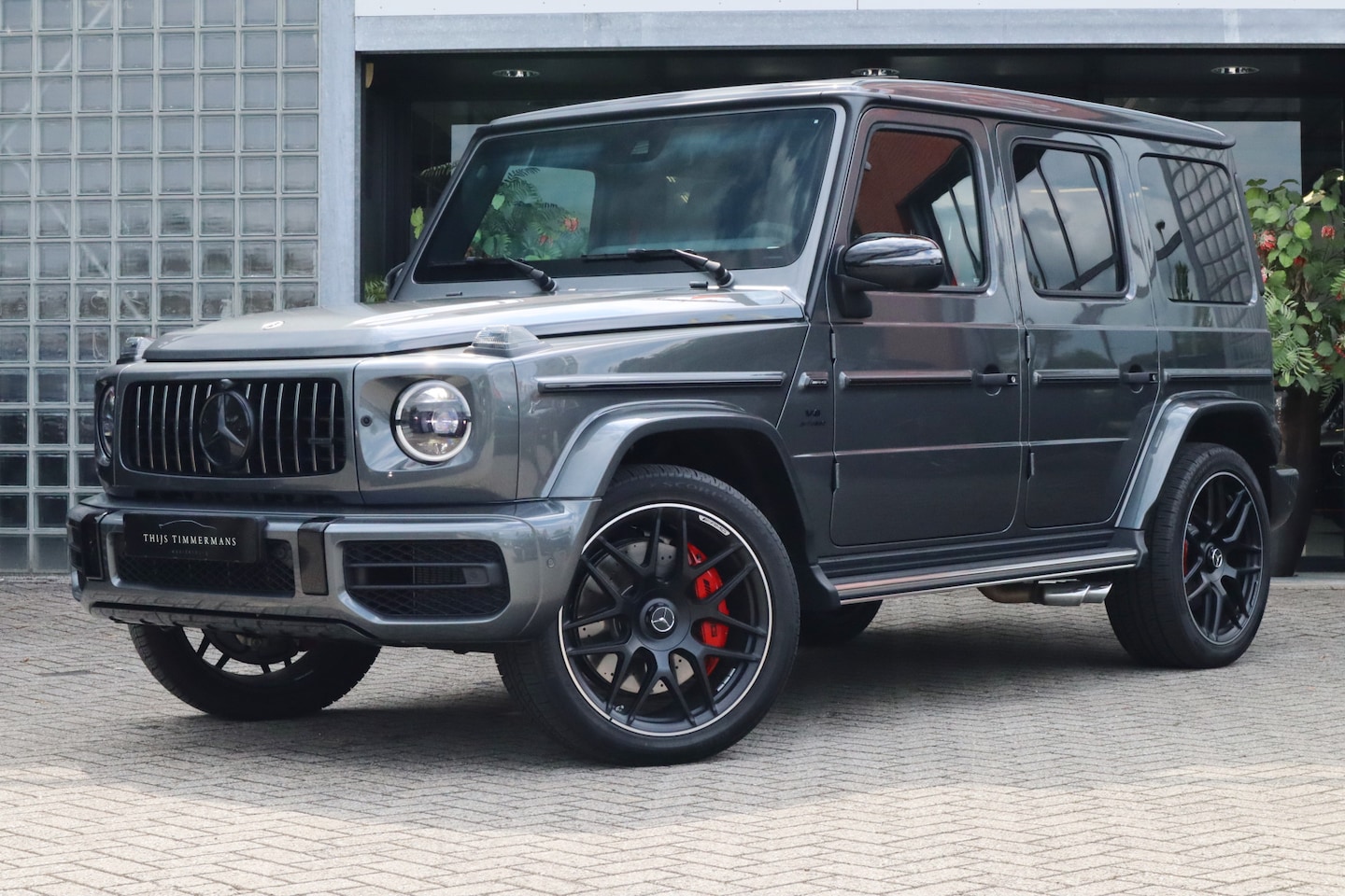 Mercedes-Benz G-klasse - 63 AMG | Manufaktur Grafietgrijs, Manufaktur interieur, Carbon interieur + stuur, Massages - AutoWereld.nl