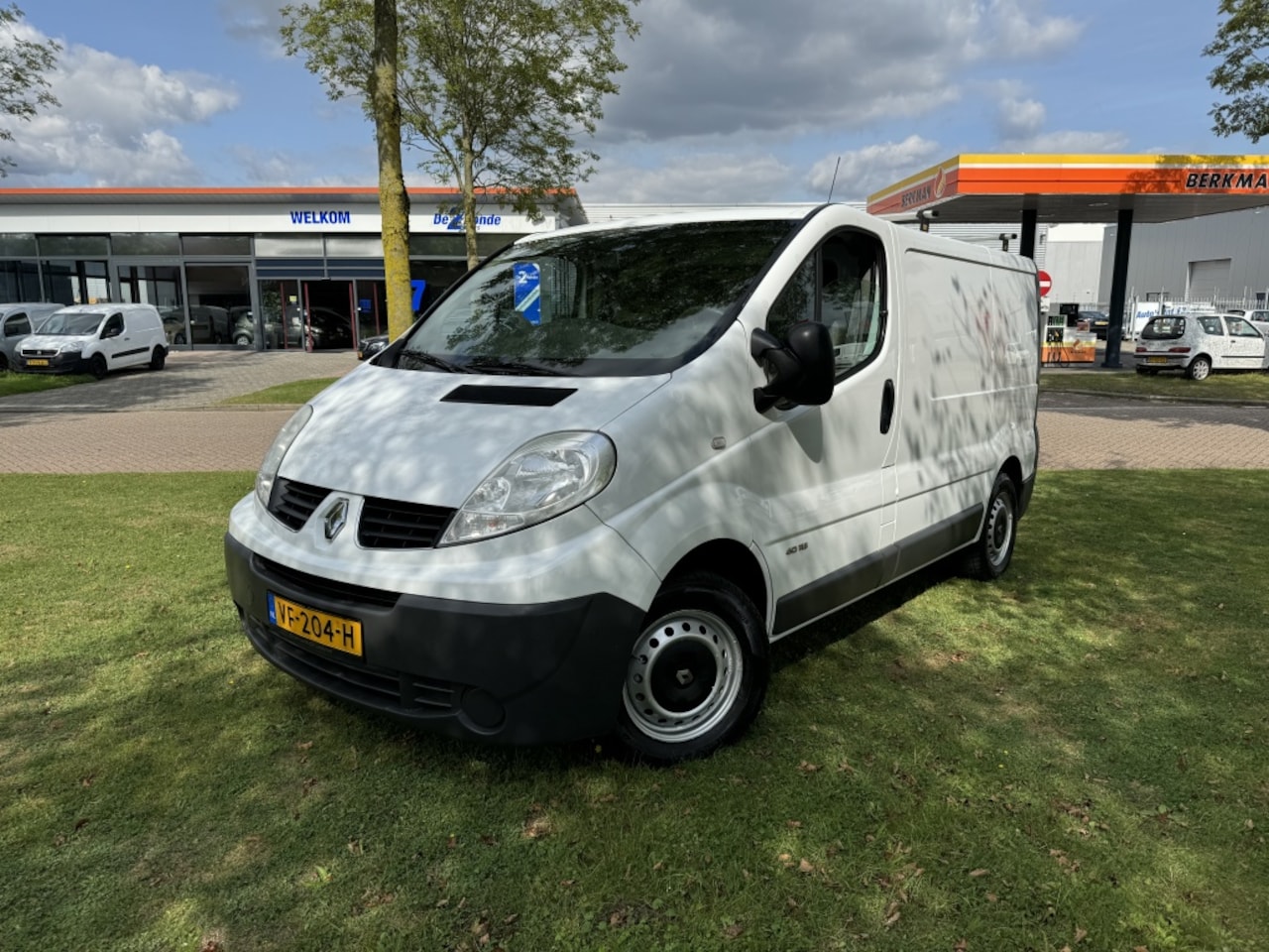 Renault Trafic - 2.0 dCi T27 L1H1DCEco TREKHAAK NAP 5-25 APK !!! - AutoWereld.nl