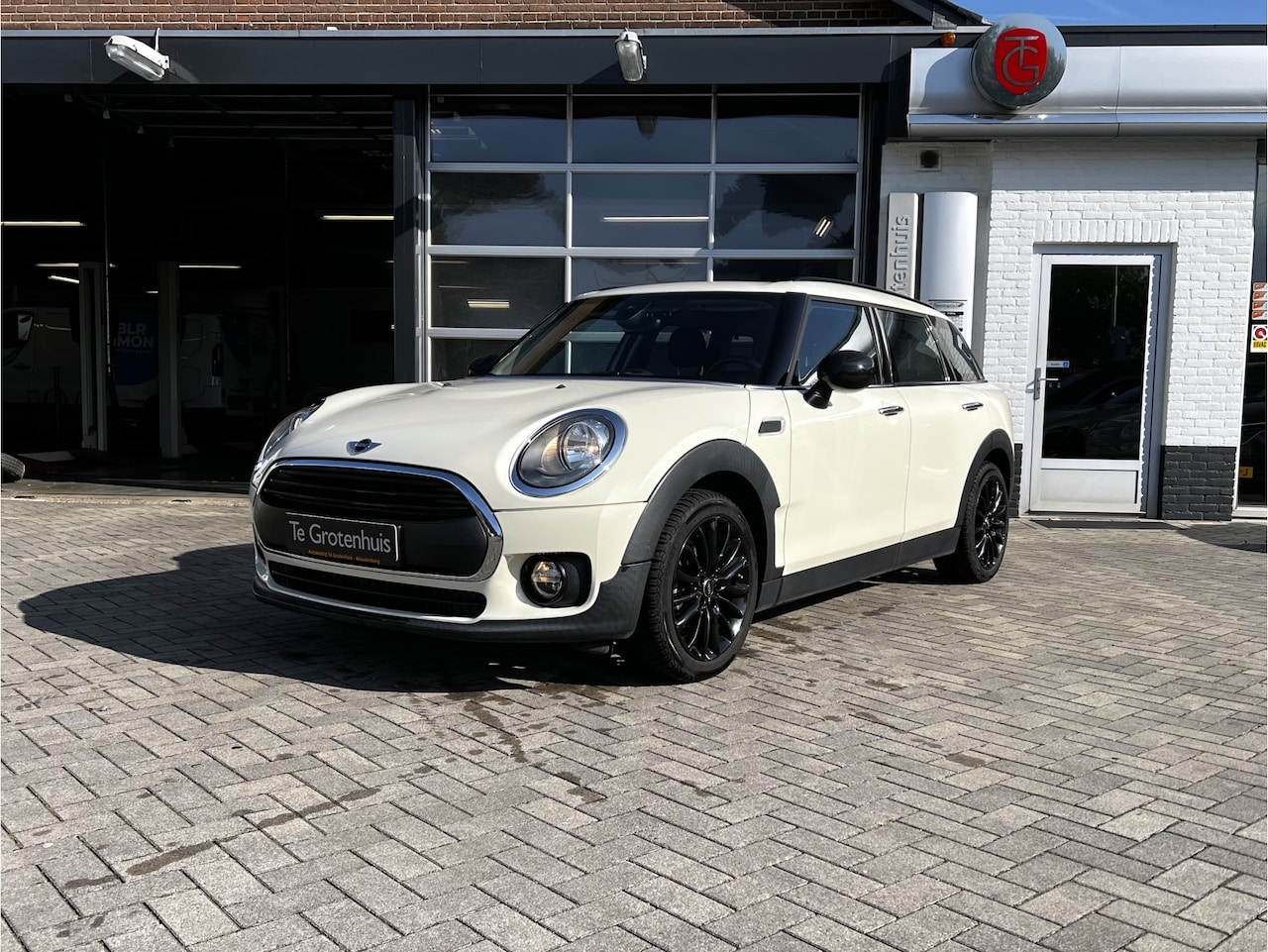 MINI Clubman - 1.5 One Pepper Business Mini 1.5 One Pepper Business - AutoWereld.nl