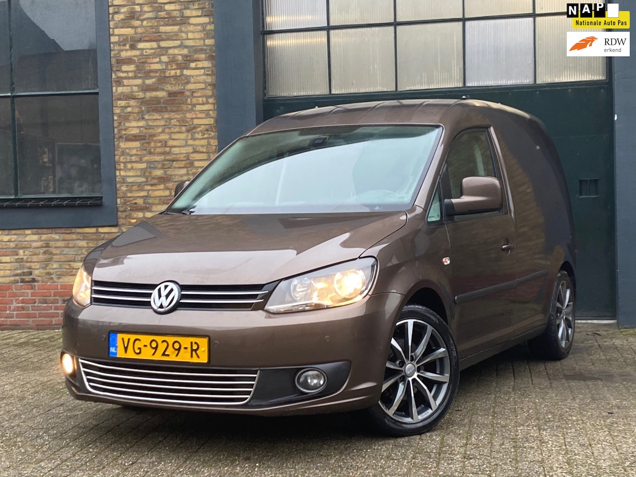 Volkswagen Caddy - 1.6 TDI Comfortline Cruise + Navi Airco - AutoWereld.nl