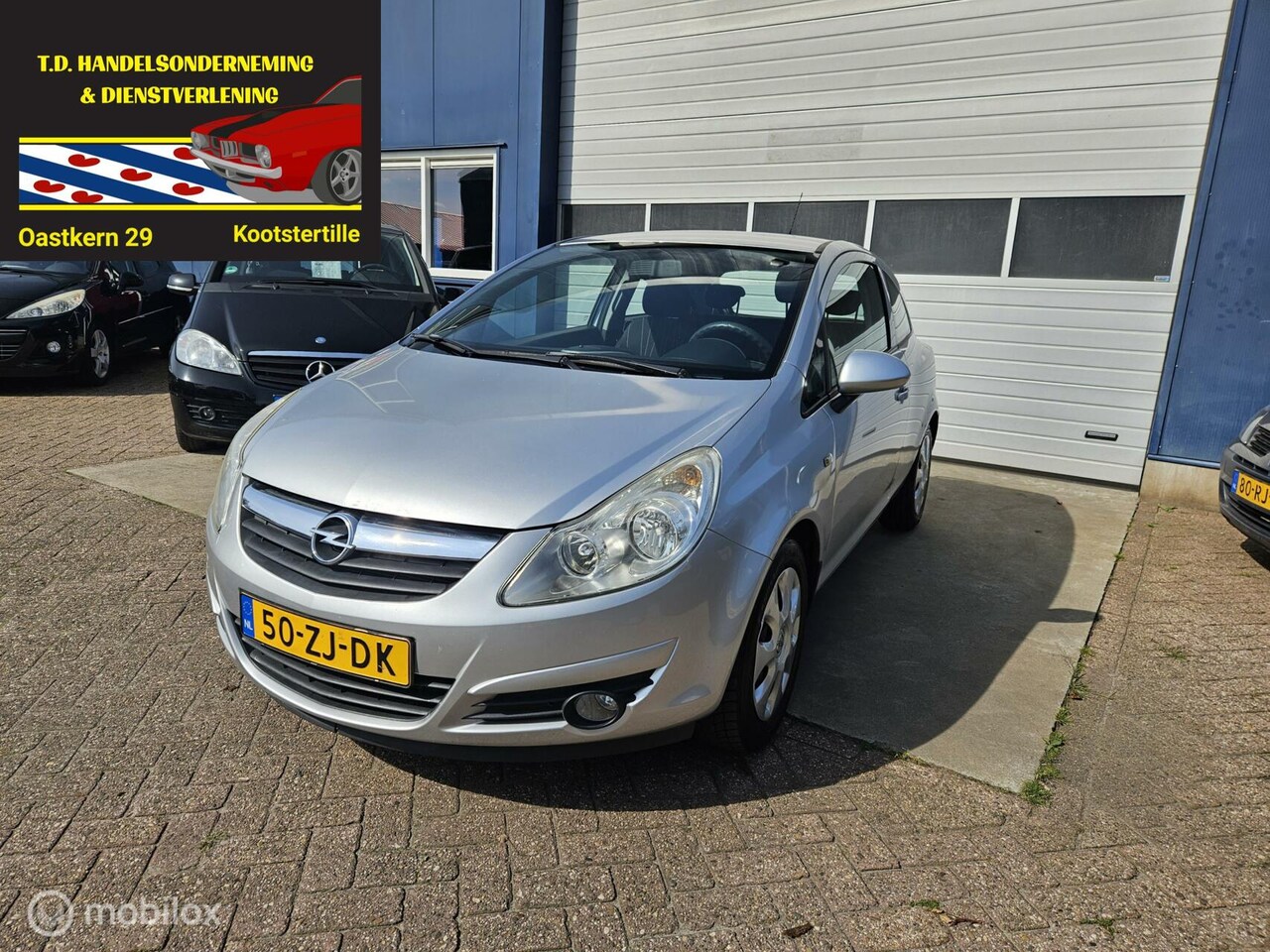 Opel Corsa - 1.2-16V Enjoy met airco - AutoWereld.nl