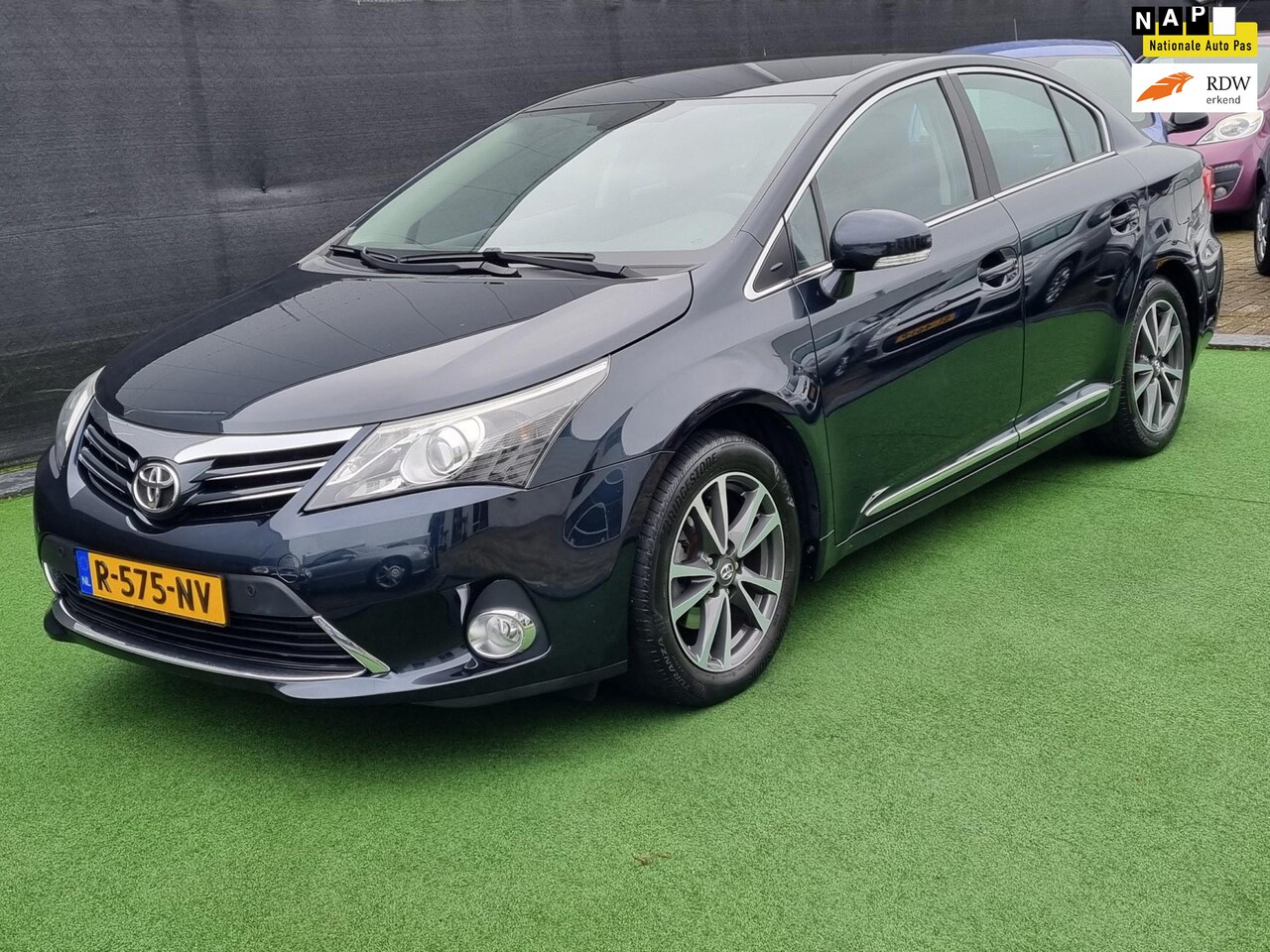 Toyota Avensis - 1.8 VVTi Business NAVI AUTOMAAT! - AutoWereld.nl