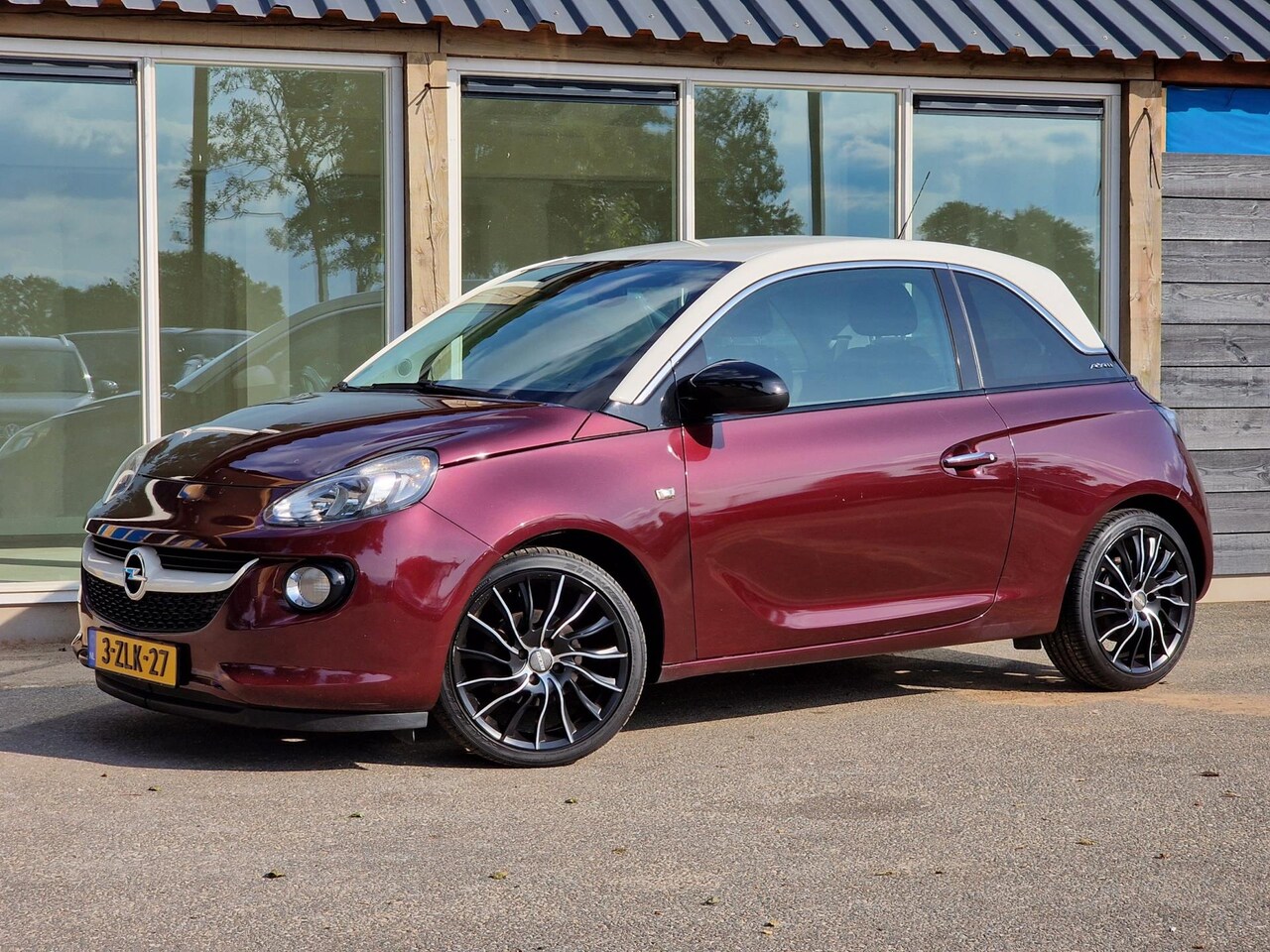 Opel ADAM - 1.4 Glam 1.4 Glam (Sterrenhemel / Stuur & stoelverwarming / Bluetooth / 17"/ Airco / Cruise) - AutoWereld.nl