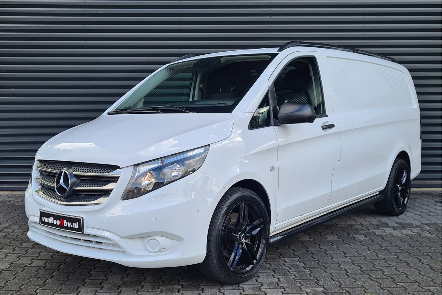 Mercedes-Benz Vito - 119 CDI Lang 19 inch Gloss Black - Achterklep - AutoWereld.nl