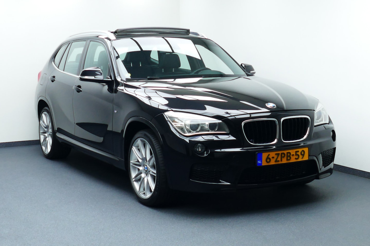 BMW X1 - sDrive20i 184pk High Executive 1-Eig. Panodak, Leer, Stoelverw, Navi, Xenon, 19"LMV - AutoWereld.nl